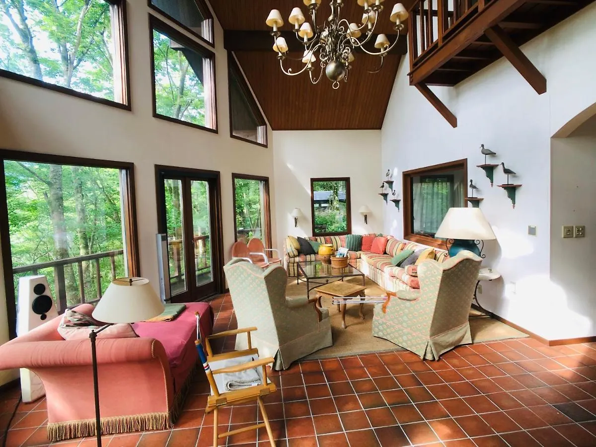 Holiday home 天井高5Mもある開放的で映画の撮影現場となった森の中の別荘-暖炉-ペット-Bbq-7名定員 Hakone